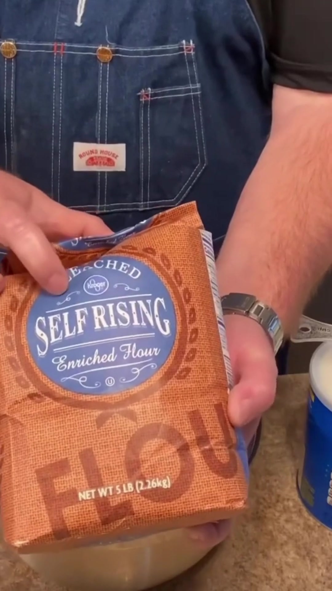 Video thumbnail for Homemade Buttermilk Biscuits _(720P_HD)