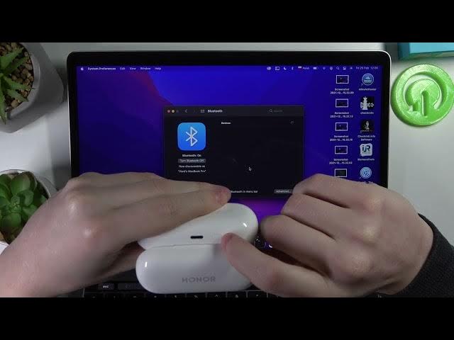 Video thumbnail for How to Pair Magic Honor Earbuds to Apple Macbook Pro?