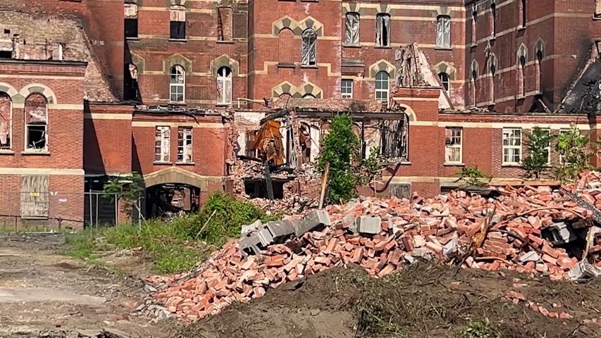 Video thumbnail for Developer surveys fire damage at former Hudson River Psych Center, seeks tax relief to keep renovation project alive