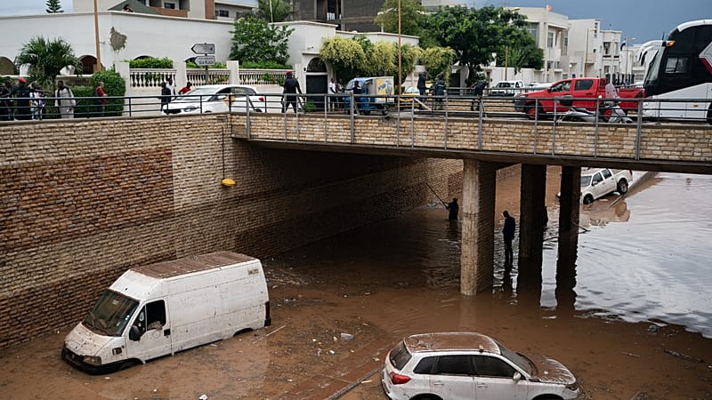 Video thumbnail for Several killed in Senegal as heavy rains cause flooding, damage to infrastructure