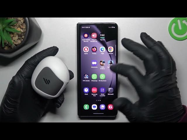 Video thumbnail for How to Troubleshoot Common Bluetooth Connectivity Issues on SAMSUNG Galaxy Z Fold5