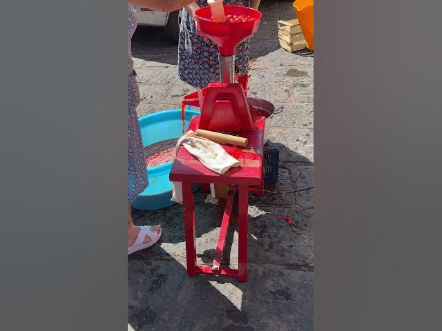 Video thumbnail for Come fare la conserva di pomodoro fatta in casa