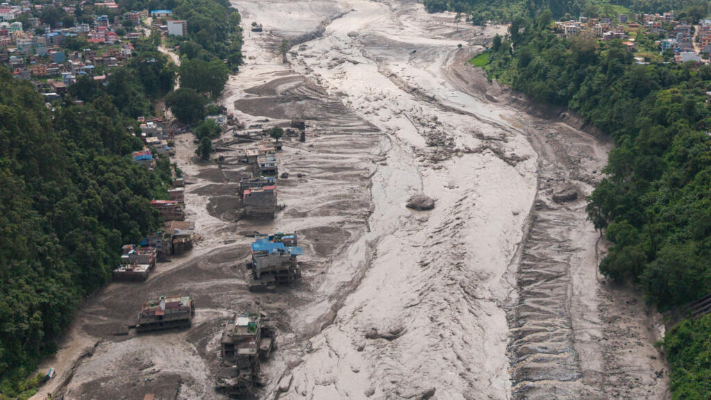 Video thumbnail for Nepal: A newly formed lake is sparking fears of more flooding along the Chinese border