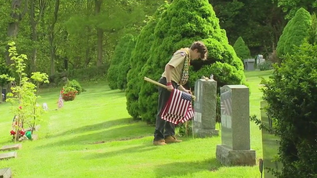 Video thumbnail for Westchester Boy Scout maps 2,000 veterans’ graves