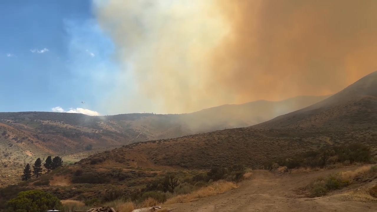 Video thumbnail for US: Hawk Fire Burns Structures, Forces Mass Evacuations in Reno Area 6.