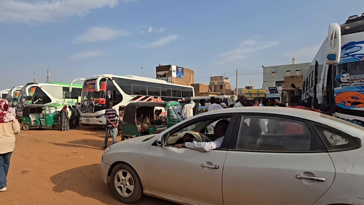 Video thumbnail for Sudan: Sudanese return to Khartoum from Egypt under voluntary return program.