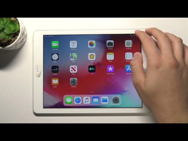 Video thumbnail for How to Pick Lock Screen Wallpaper on iPad Air 1st Generation - Apply Lock Screen Wallpaper