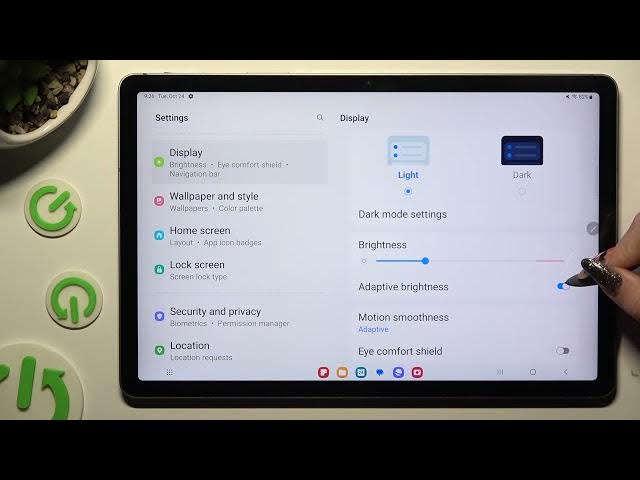 Video thumbnail for How to Turn On Auto Brightness on SAMSUNG Galaxy Tab S9 FE