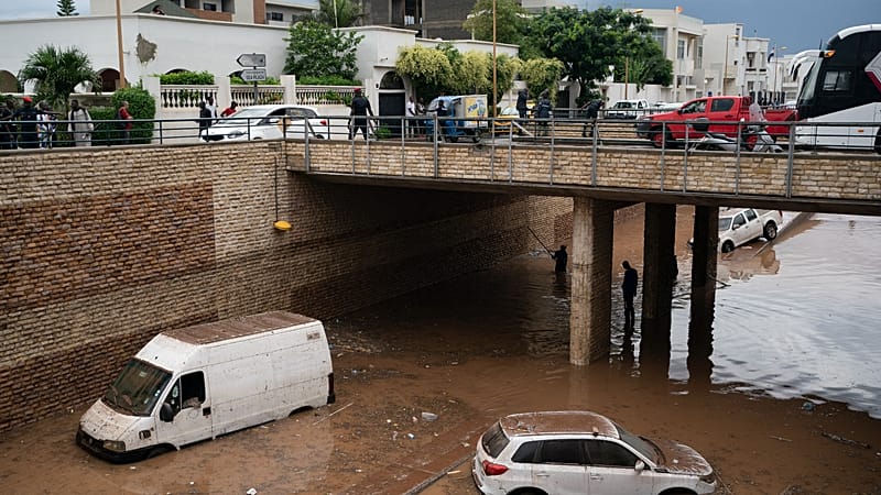 Video thumbnail for Senegal postpones start of school year following destructive flooding