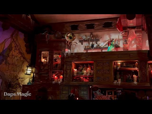 Video thumbnail for Rummy the Parrot Leads Yo Ho, A Pirate's Life for Me at The Beak and Barrel | Walt Disney World