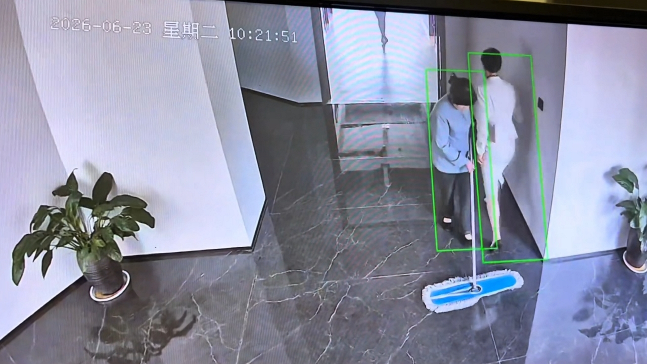 Video thumbnail for Woman Slips on Wet Hallway Floor in Jiangsu