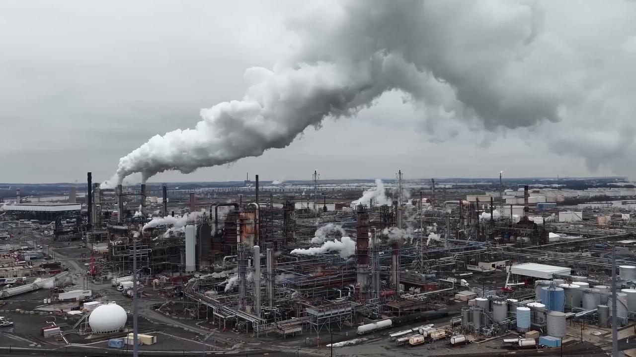 Video thumbnail for US: Oil prices edge higher as geopolitical risks fuel supply concerns.