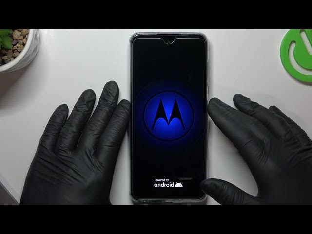 Video thumbnail for How to Boot ON Motorola Device? Turning / Switching ON Motorola Phone Quick Tutorial!