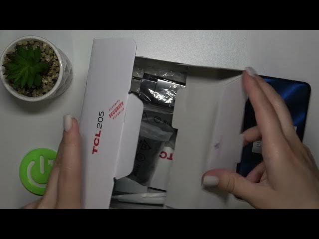 Video thumbnail for Does TCL 205 Comes with 3.5mm Headphones Adapter?