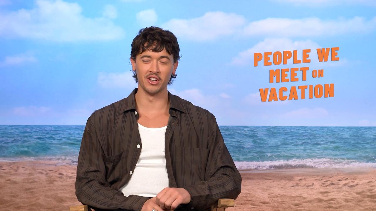 Video thumbnail for 'People We Meet on Vacation' Star Tom Blyth Talks Kissing in the Rain And Future 'Hunger Games' Movies