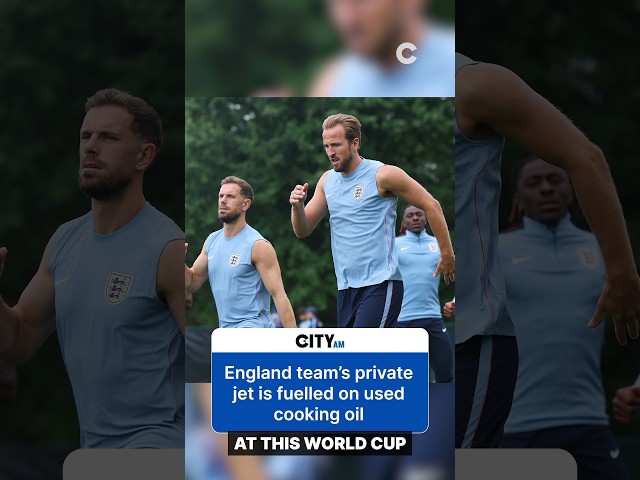 Video thumbnail for England's World Cup squad are flying on cooking oil ✈️