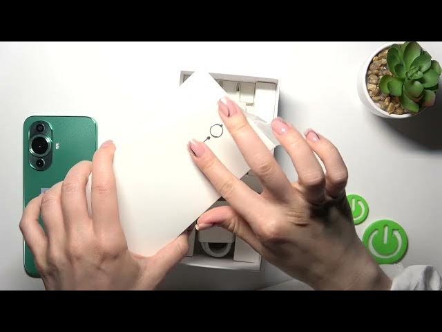 Video thumbnail for HUAWEI NOVA 11 | All Box Accessories