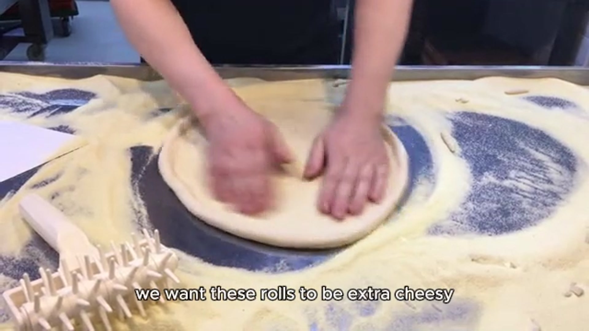 Video thumbnail for Cheesy Garlic Crescent Rolls Recipe