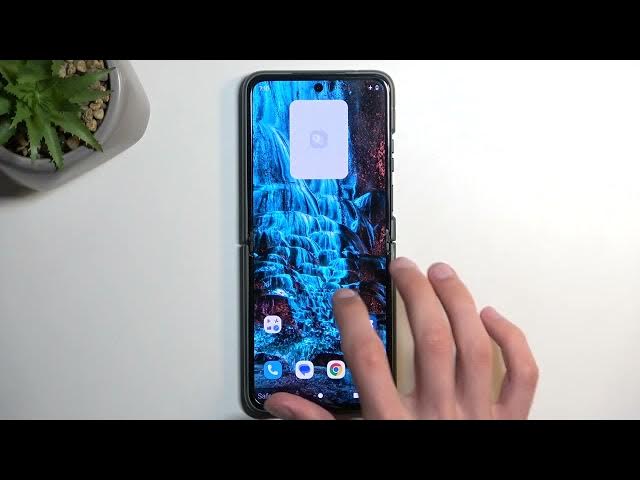 Video thumbnail for How to Open Safe Mode on MOTOROLA Razr 40