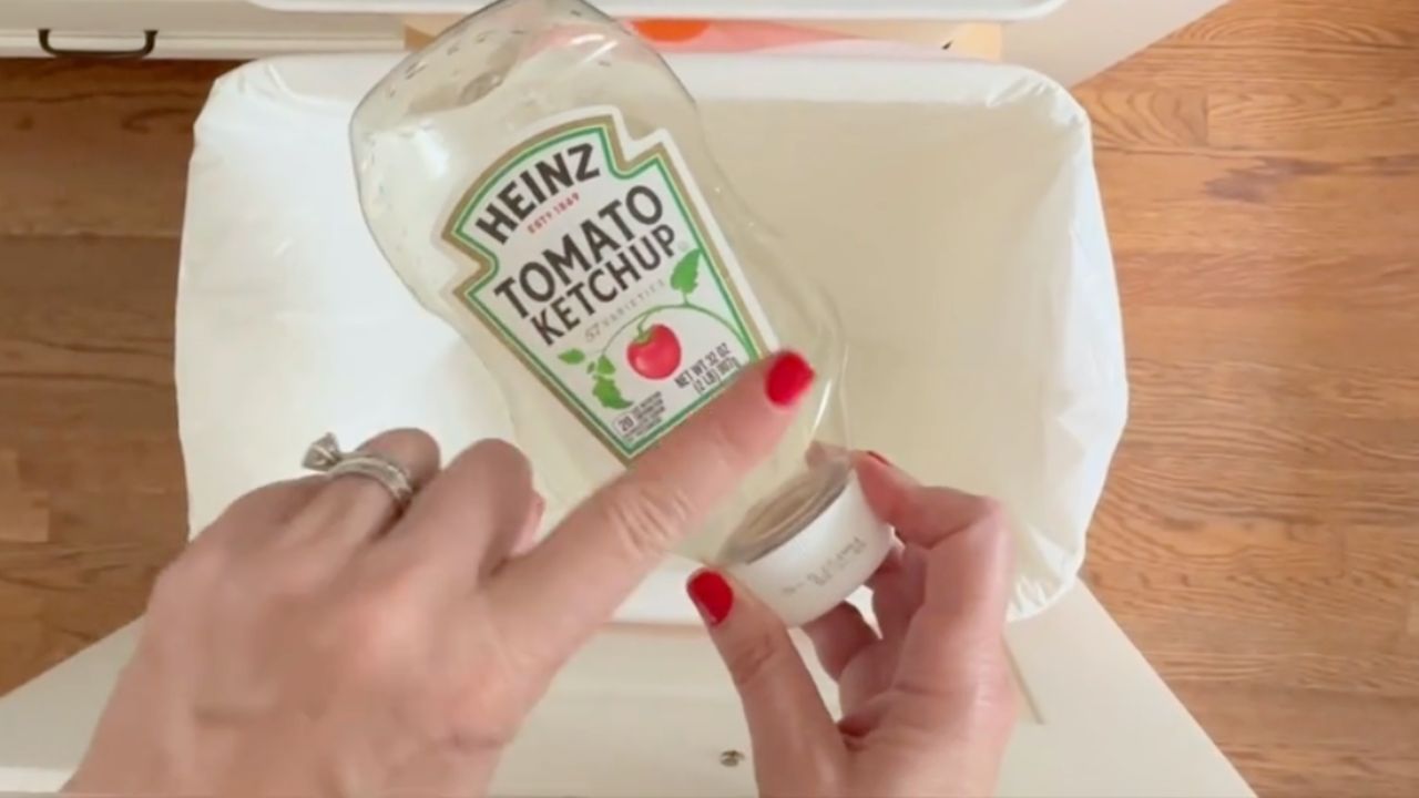 Video thumbnail for Don't throw out your leftover ketchup bottles before you see her GENIUS ideas!