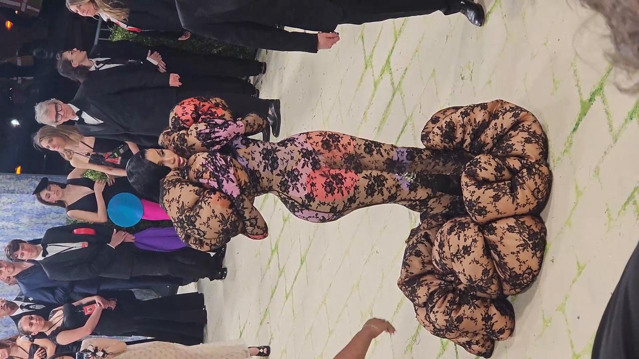 Video thumbnail for NY: 2026 Metropolitan Museum of Art Costume Institute Gala 16.