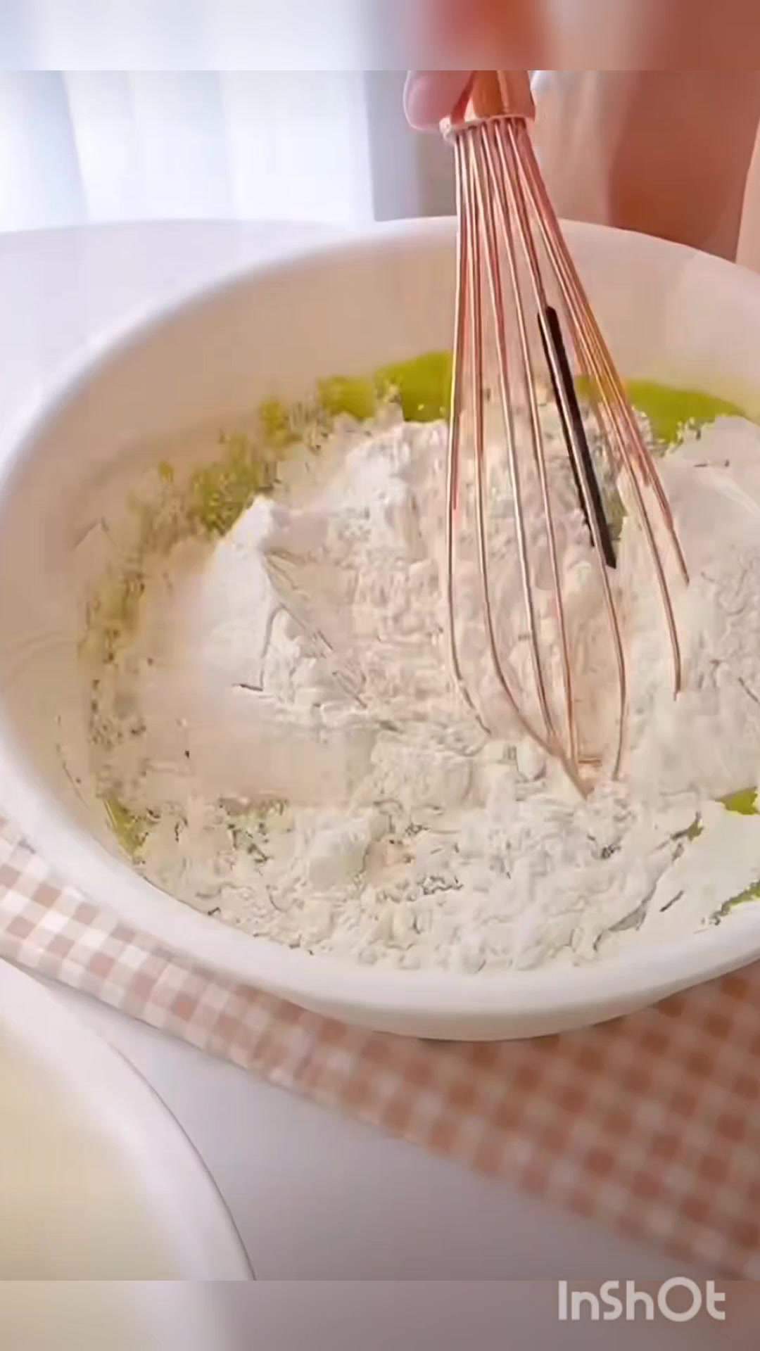 Video thumbnail for Cake recipe 😋 蛋糕食谱