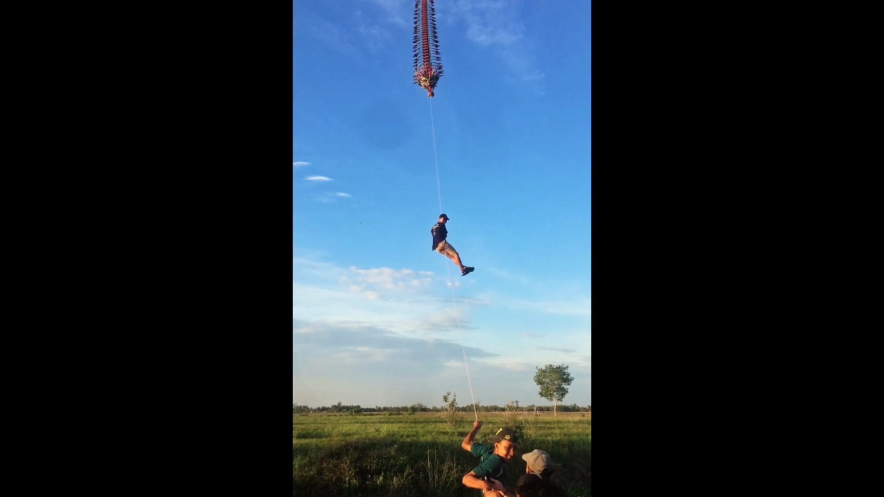 Video thumbnail for Riding Dragon Kites in Lampung, Indonesia