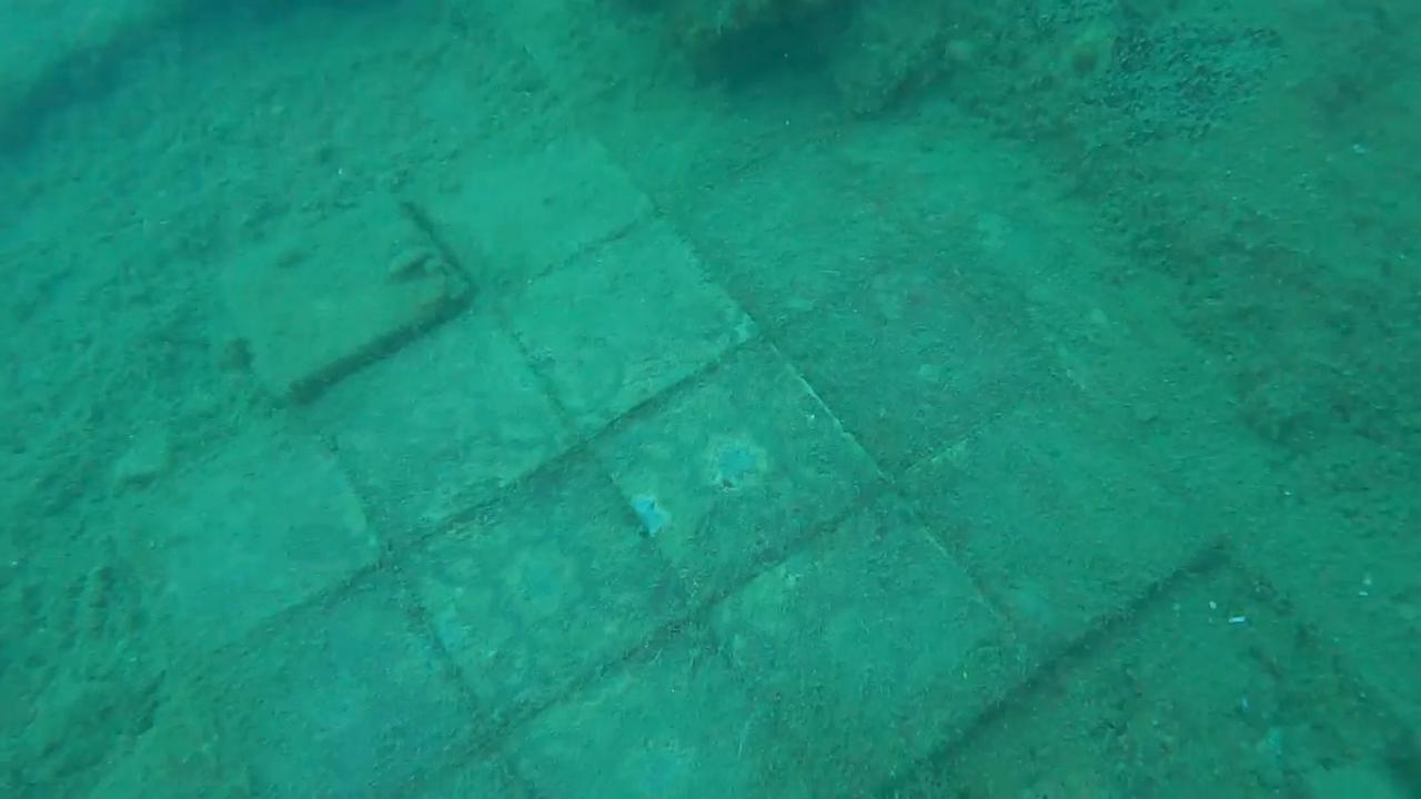Video thumbnail for Türkiye: Divers explore Paris 2 shipwreck off Türkiye's Mediterranean coast.