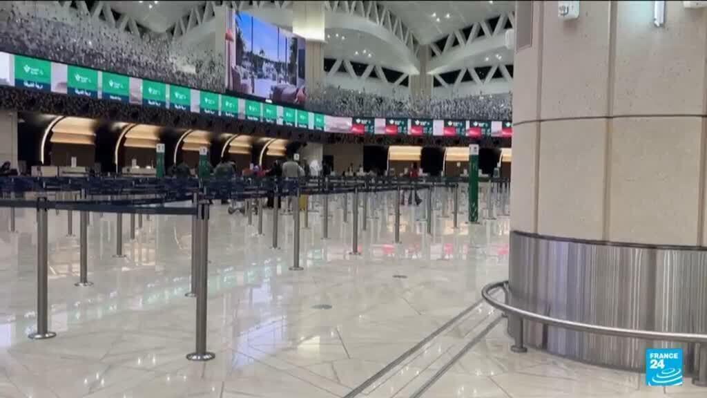 Video thumbnail for Yemen's Houthis claim attack on Riyadh airport