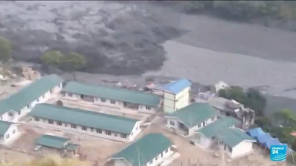 Video thumbnail for Striking images show new flash floods hitting central Nepal