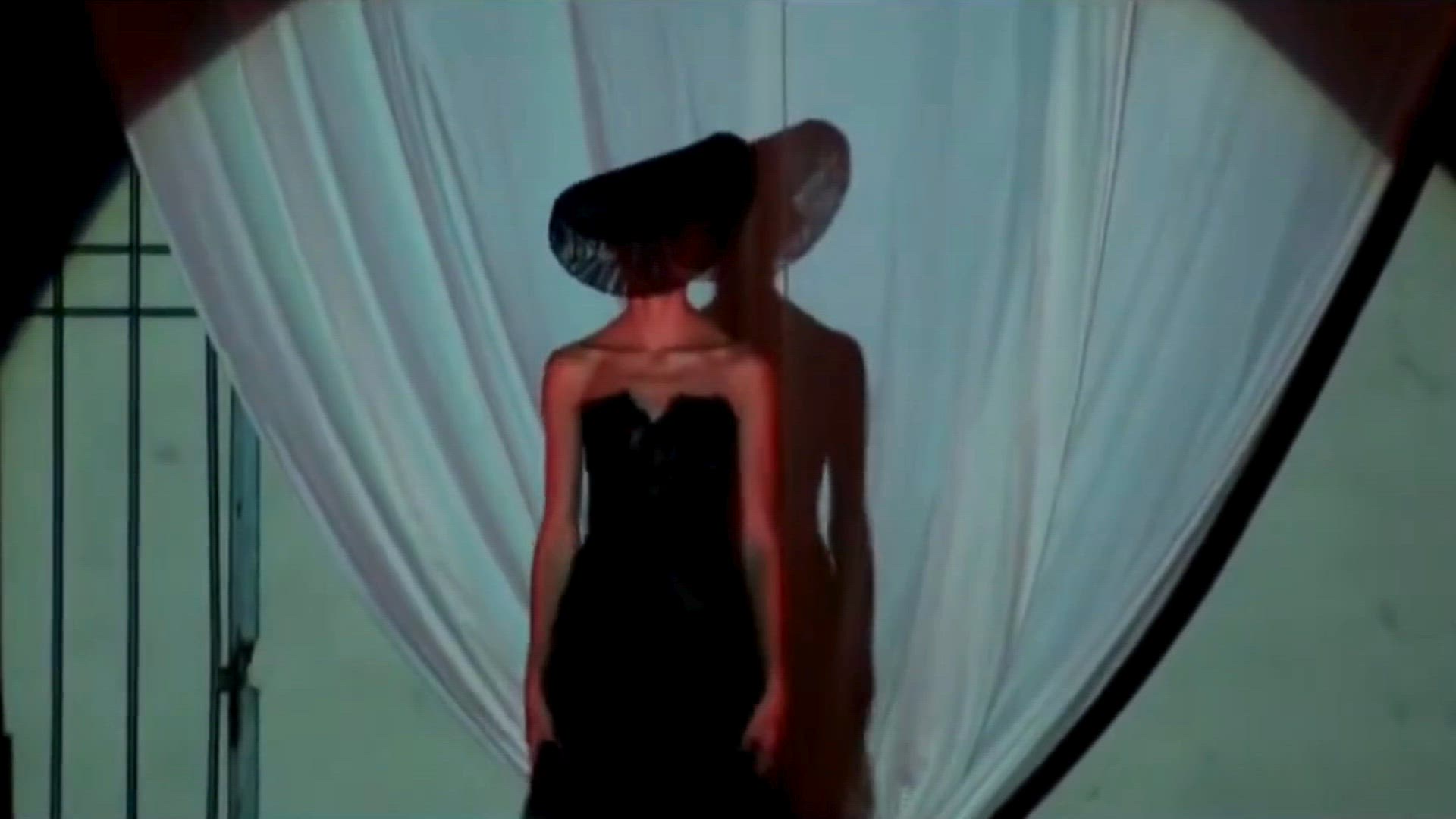 'Video thumbnail for 2013 Gattinoni Couture Fashion Show'