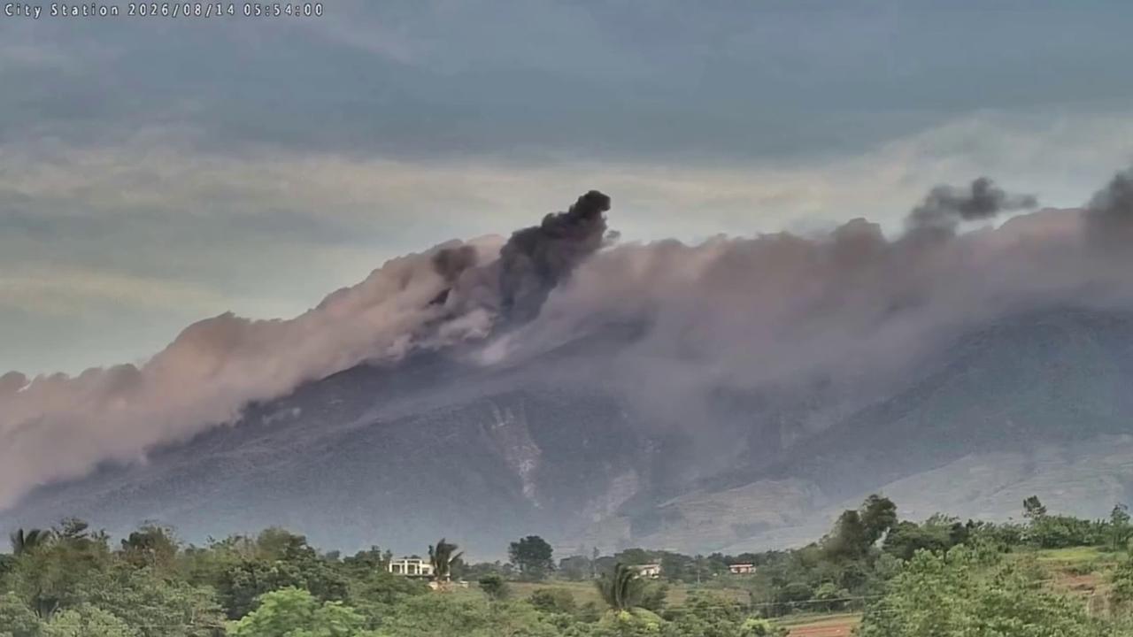 Video thumbnail for Philippines: Kanlaon Volcano Sends 200 Meter Ash Plume Into The Sky.