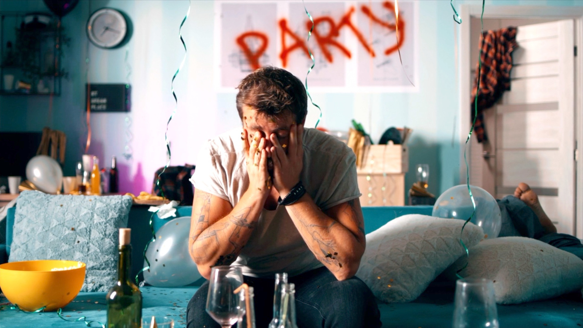 Video thumbnail for ETH Zurich gold nanoparticle gel aims to prevent hangovers.