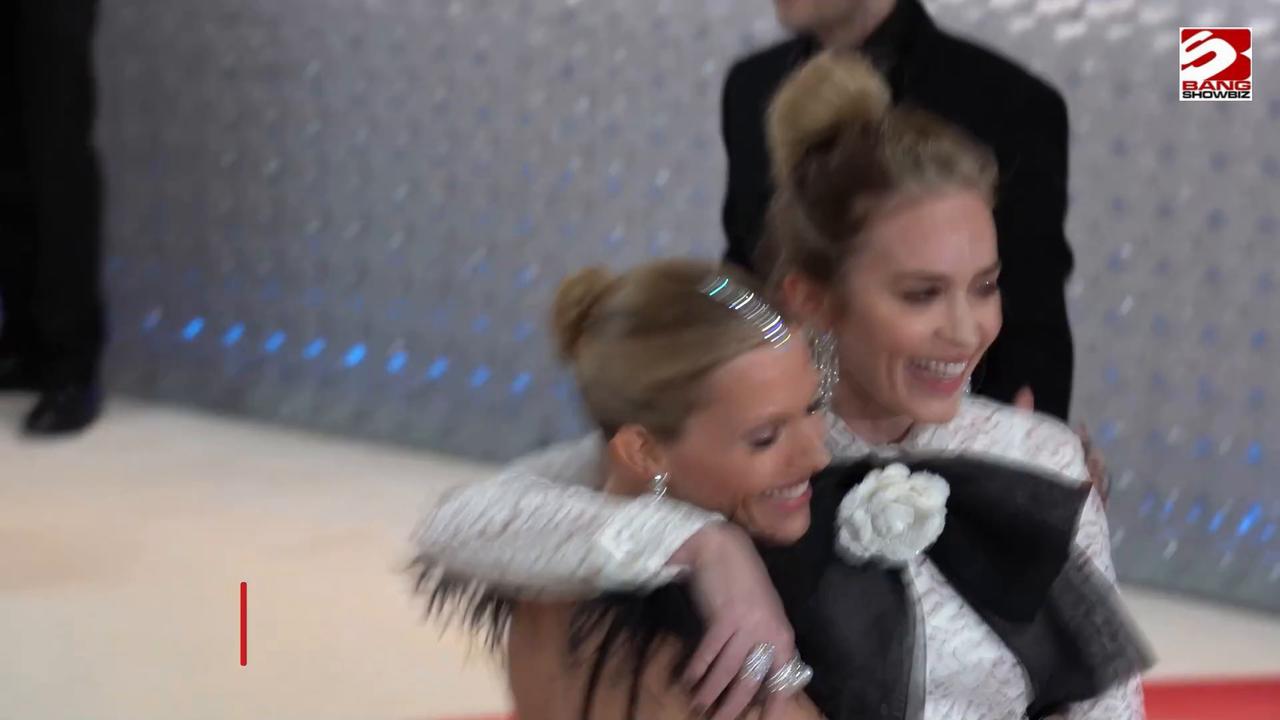 Video thumbnail for Emily Blunt is the most talented human being, says Sienna Miller