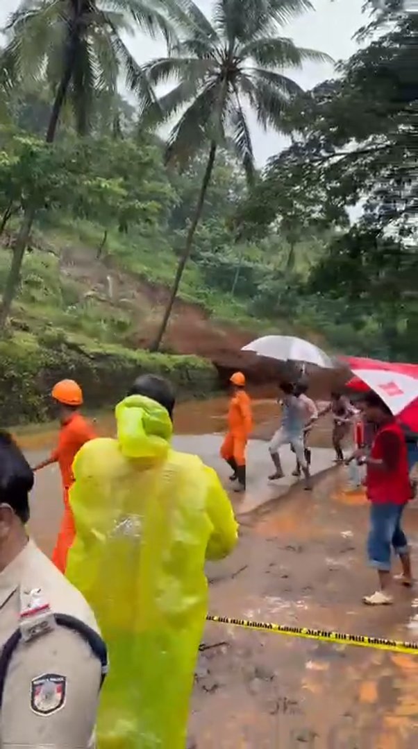 Video thumbnail for People flee as rain triggers landslide in India’s Kerala