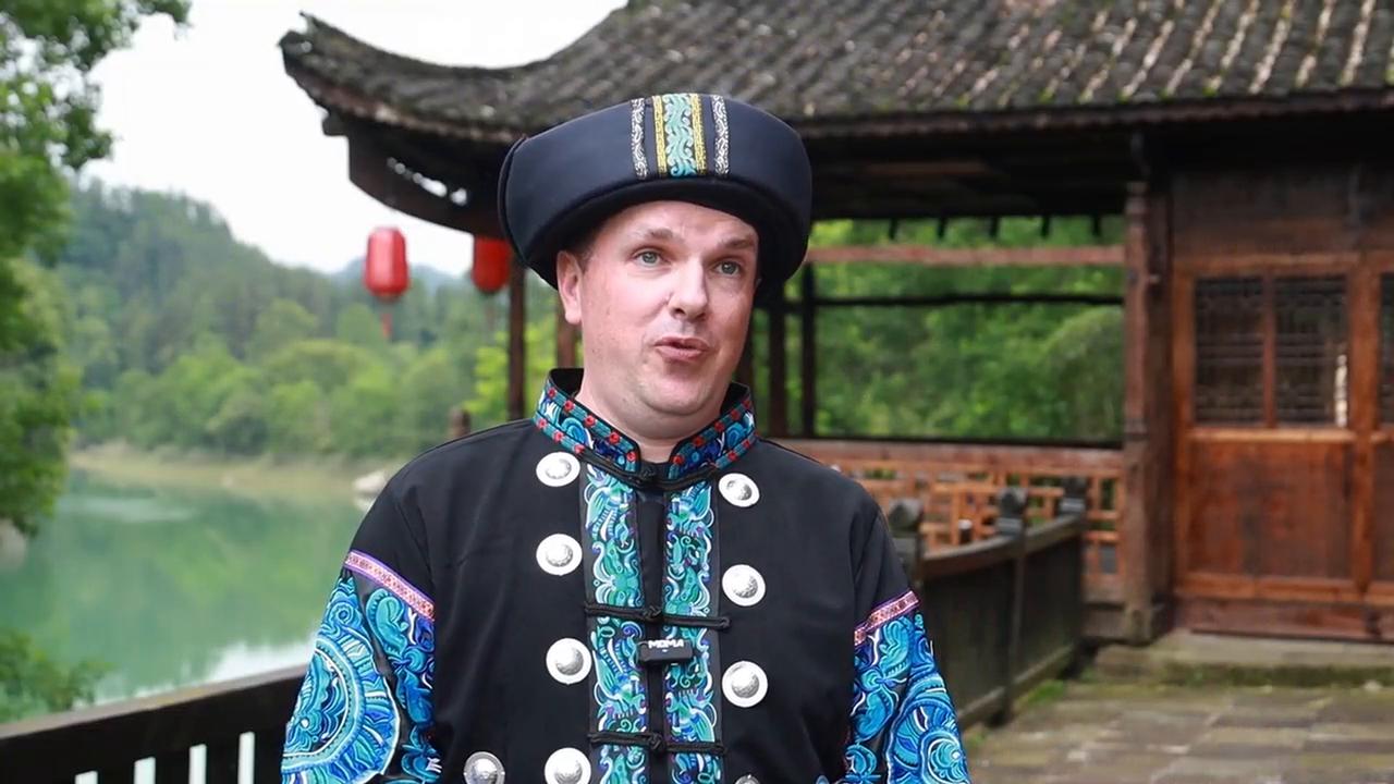 Video thumbnail for China: French tourists explore UNESCO-listed Tusi fortress in central China.