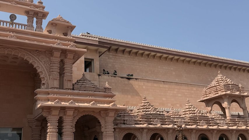 Video thumbnail for Fire damages large Hindu temple in Robbinsville