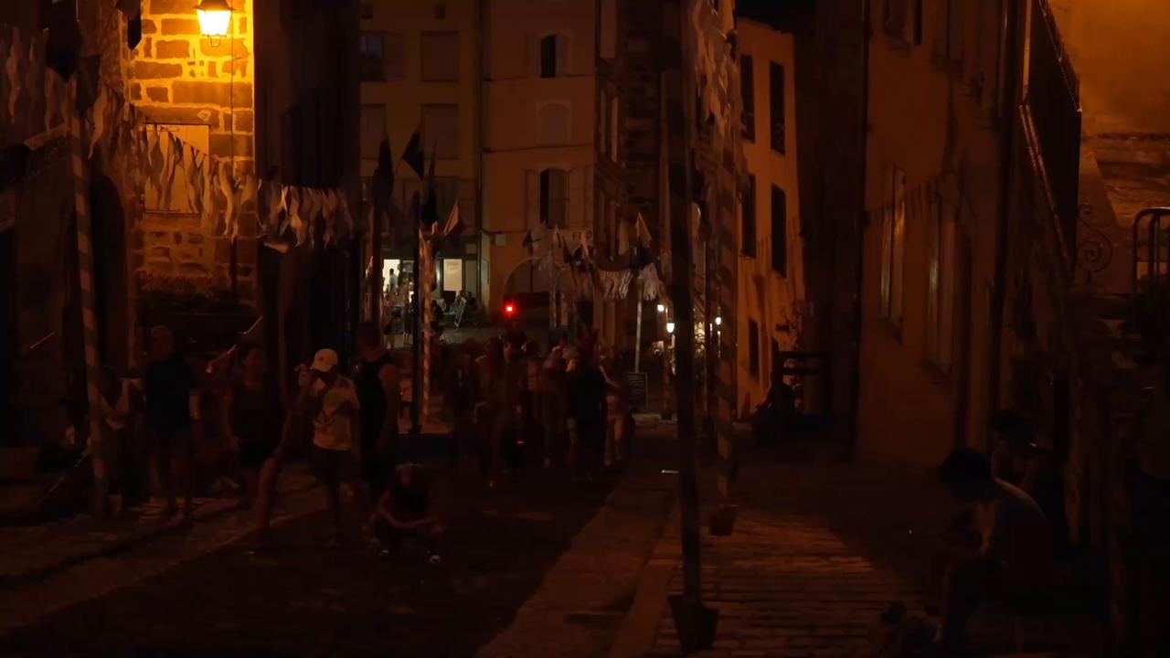 Video thumbnail for France: Light festival enlivens French historical town.