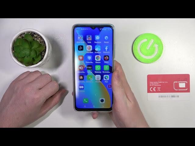 Video thumbnail for Tecno Spark 10 Hand Size Comparison – Size Checkup