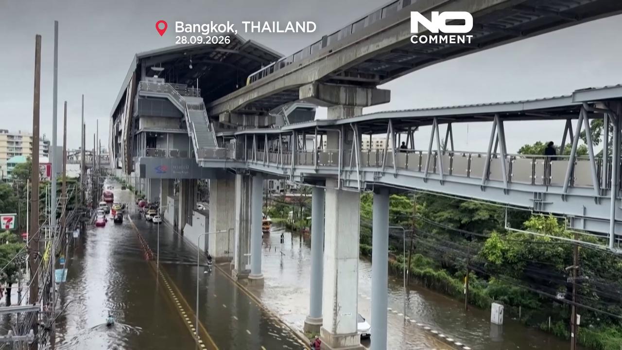 Video thumbnail for Bangkok streets turn to canals as days of heavy rain bring citywide flooding