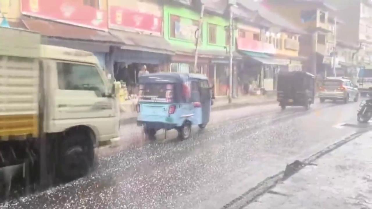 Video thumbnail for Indian Kashmir: Hailstorms, Heavy Rain Disrupt Daily Life Across Kashmir Valley.