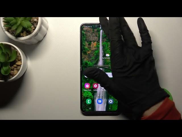 Video thumbnail for How to Connect to WiFi on Samsung Galaxy Z Flip4 - Set up WiFi Connection
