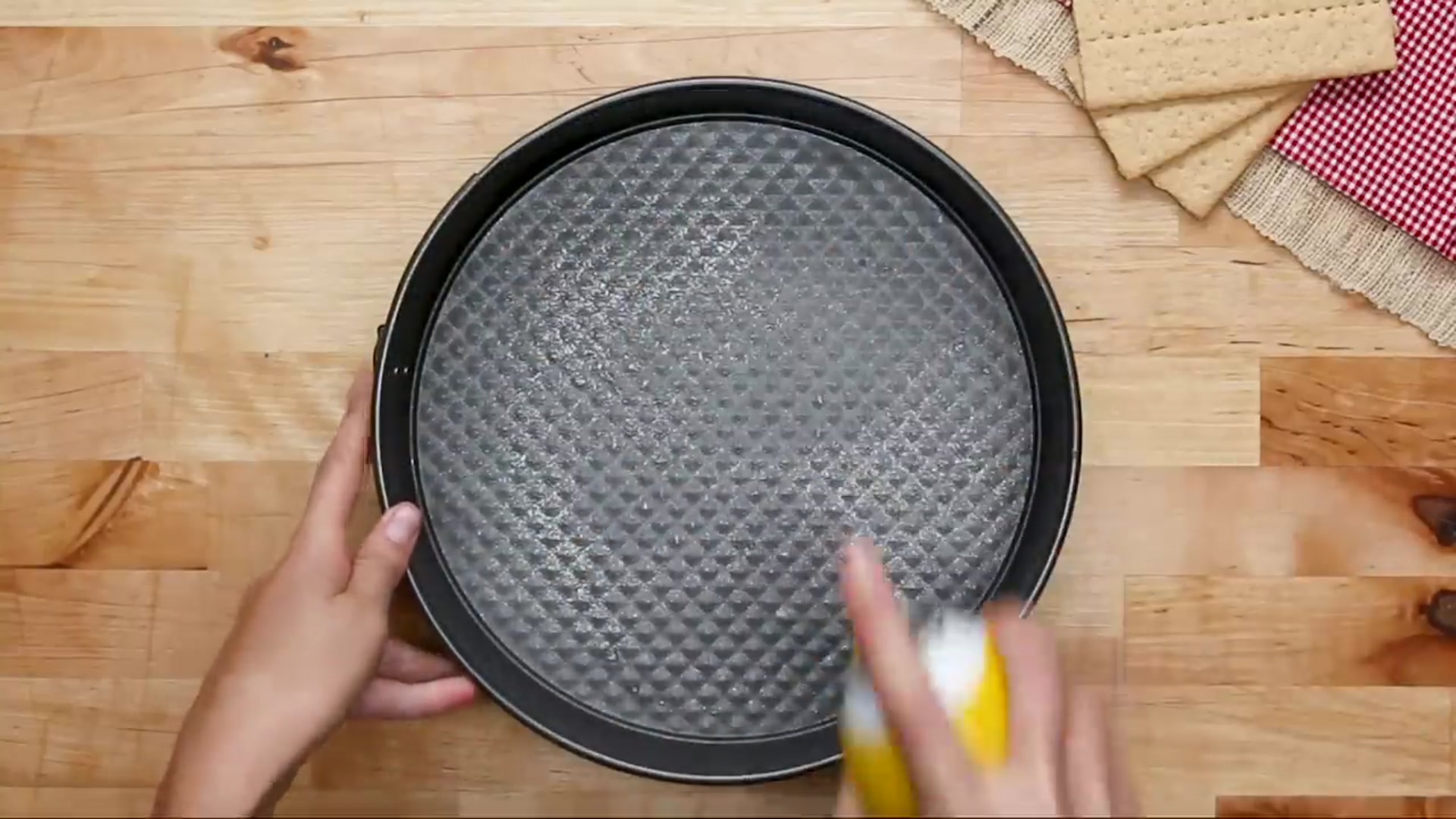 Video thumbnail for How to Make the Creamiest Cheesecake(720P_HD)