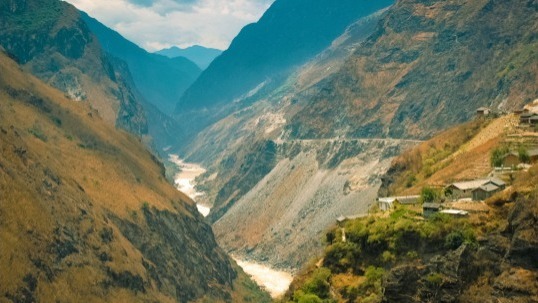Video thumbnail for Tiger Leaping Gorge: Explore One of Earth's Deepest Gorges