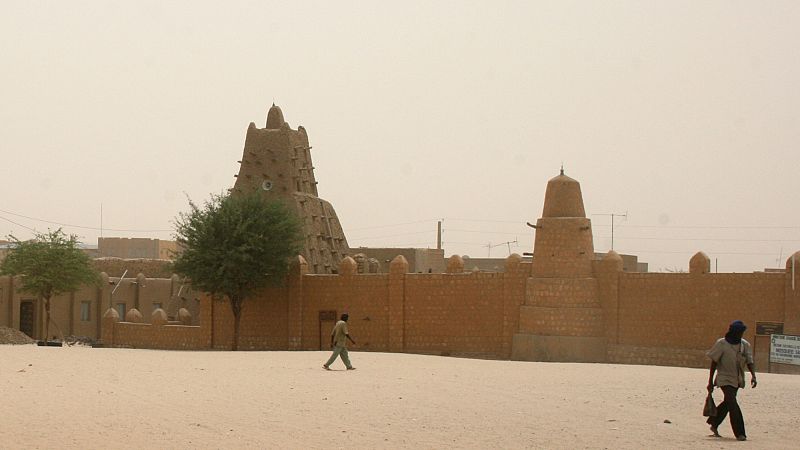 Video thumbnail for Timbuktu without water or electricity as fuel shortage shuts down power station
