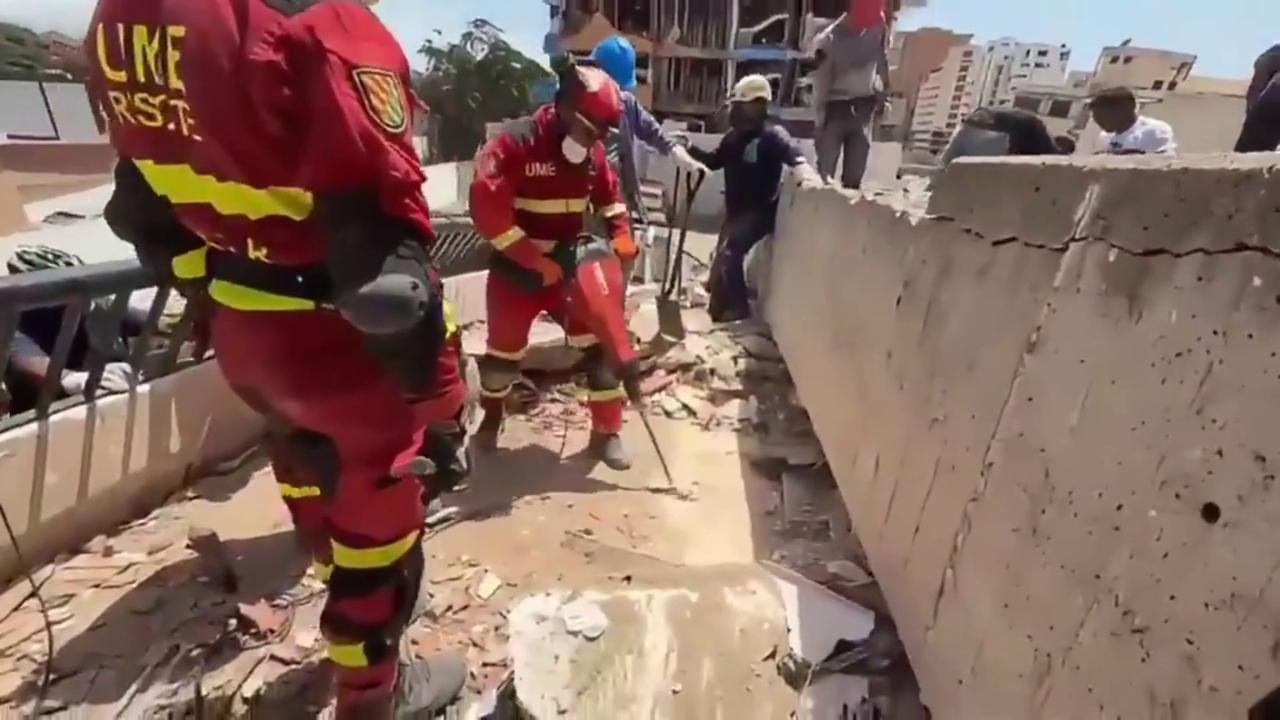 Video thumbnail for Venezuela: Rescue Teams Pull Alive Victim From Rubble In Venezuela After Hours Of Intense Work.