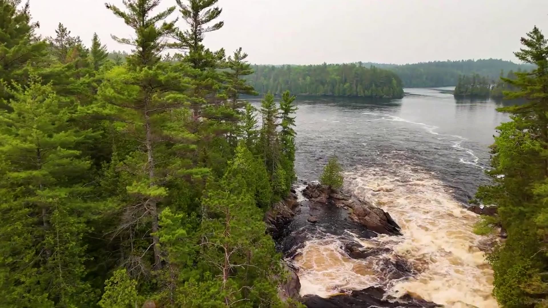 'Video thumbnail for Inflatable Kayaks vs Wilderness River - The Trailer'