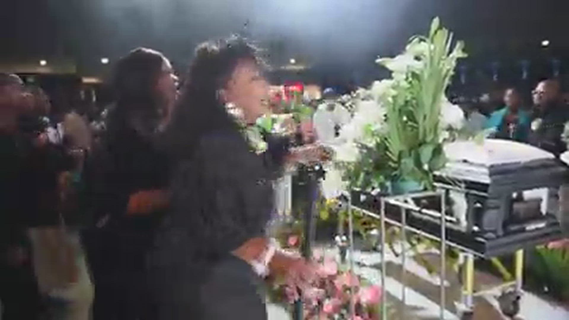 Video thumbnail for Family and friends gathered together to say good bye to TV actor Mpho Sebeng.