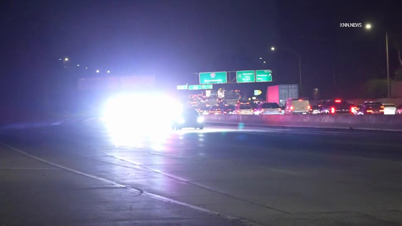 Video thumbnail for US, Los Angeles: Studio City Suspected Armed And Dangerous Pursuit Part 1.
