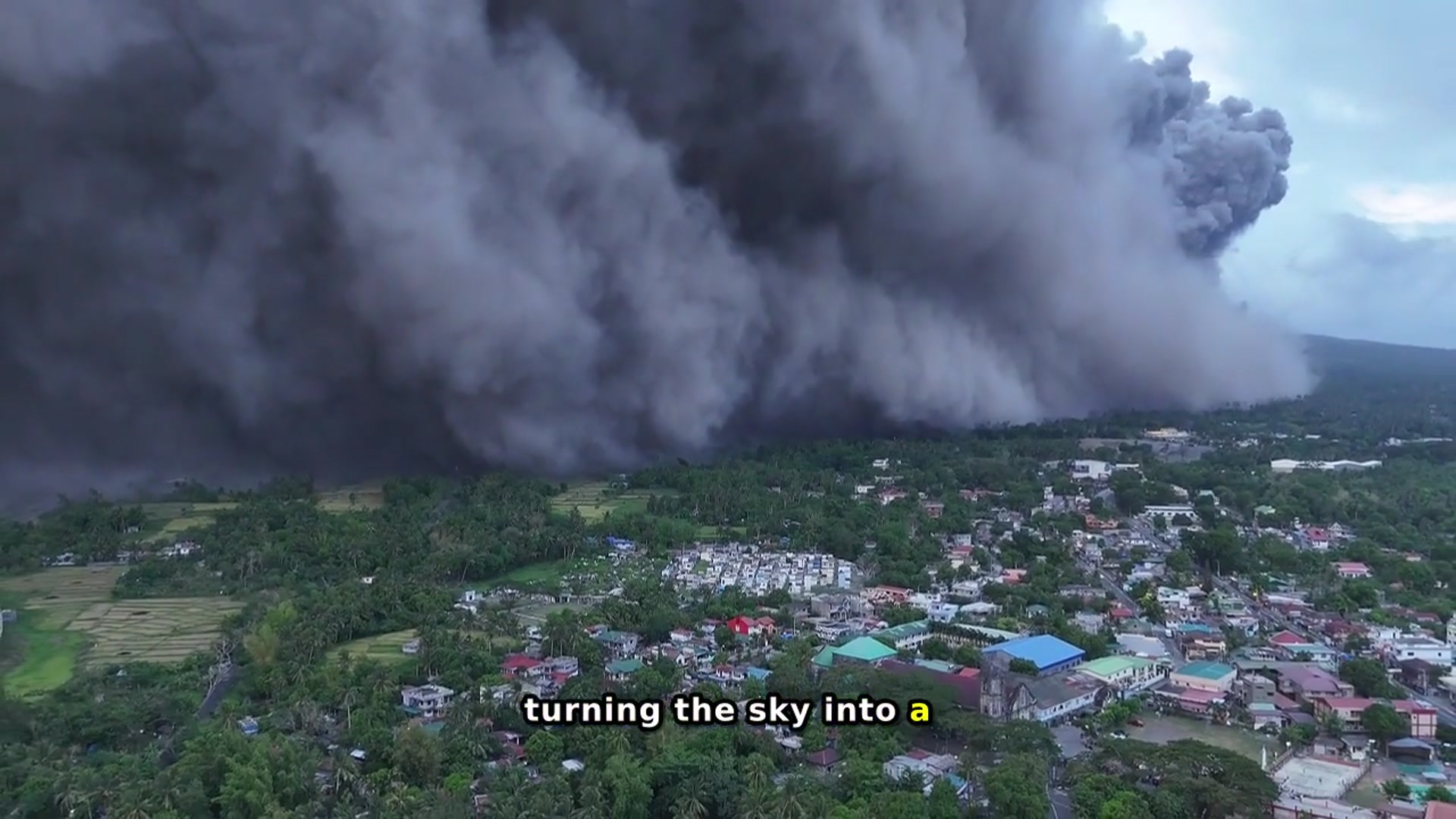Video thumbnail for Drone captures Mayon Volcano’s ash cloud spreading in Camalig